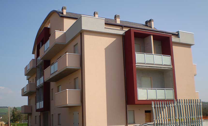 Palazzina residenziale con balconi, a lavori finiti